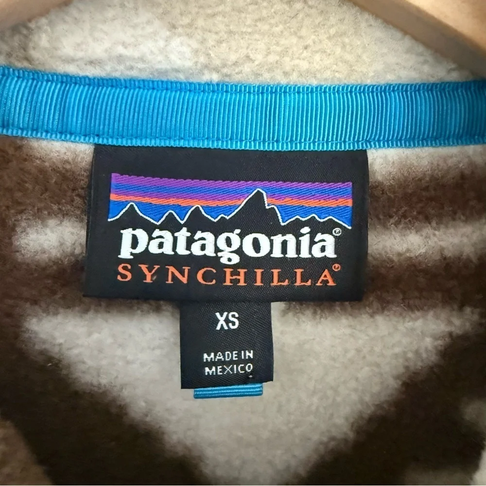Patagonia Lightweight Synchilla Snap-T Fleece Pullover in Cave Khaki Print  XS